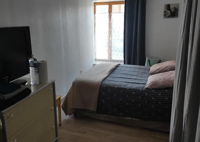 Les Plaisirs De La Ruralite ホームステイ Vendresse